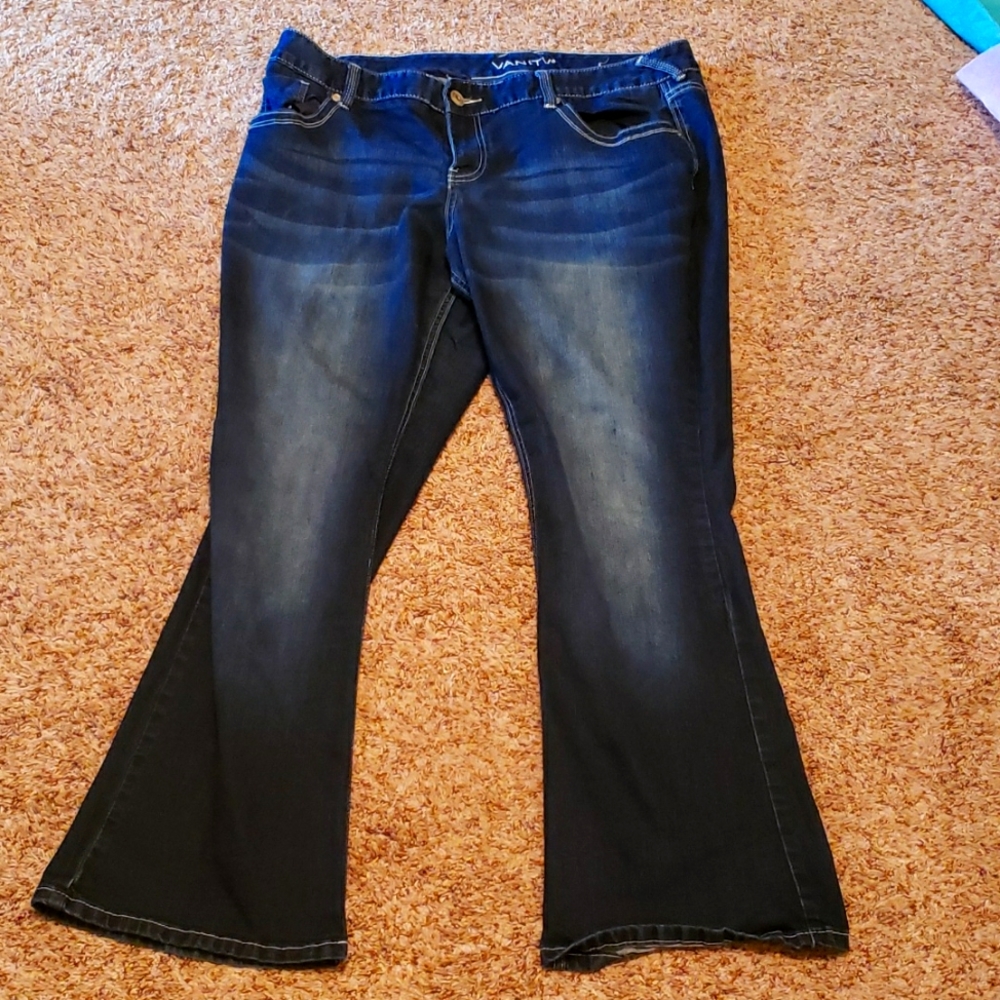 EUC Vanity Jeans Size 34 Short